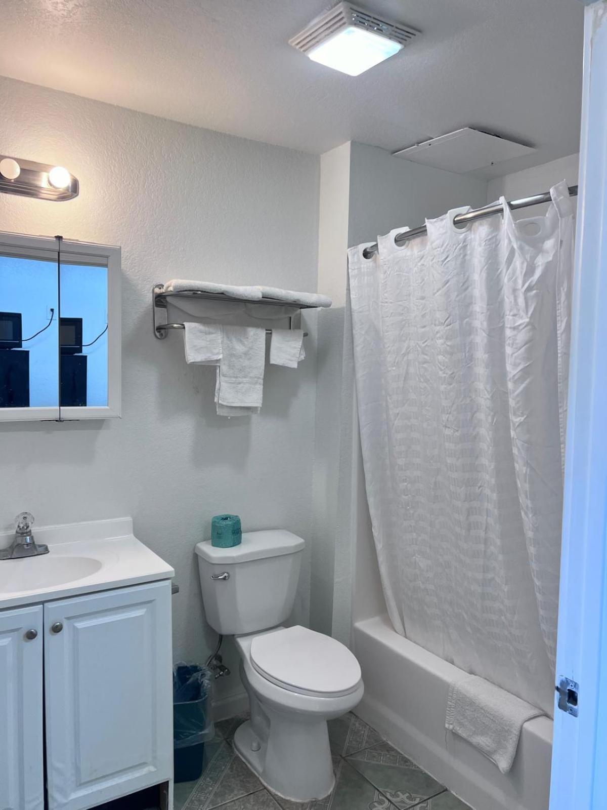 Oyo Garden Inn And Suites Pearsall I-35 East Exterior foto