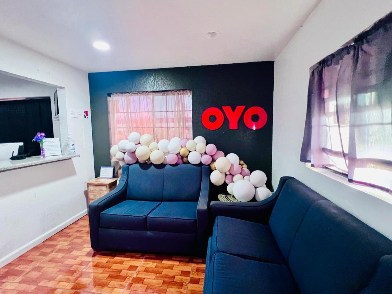 Oyo Garden Inn And Suites Pearsall I-35 East Exterior foto
